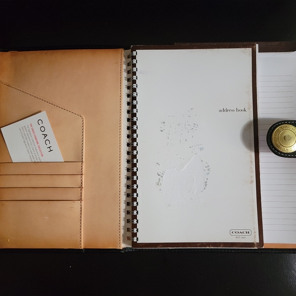 Coach Signature Gigi Executive Tote and Planner - Picture 6 of 11